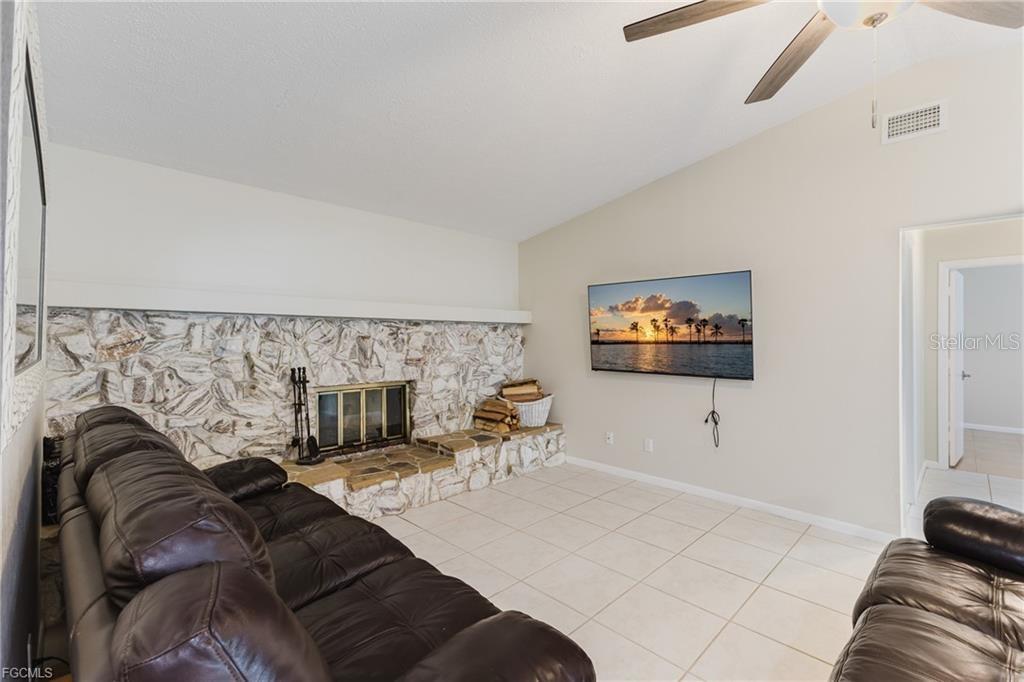 3319 17th, Cape Coral, FL 33904