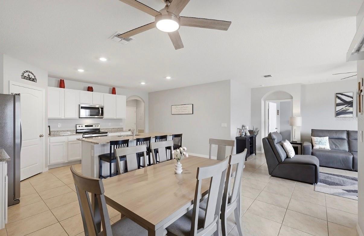 2561 Harmonia Hammock Rd, Harmony, FL 34773