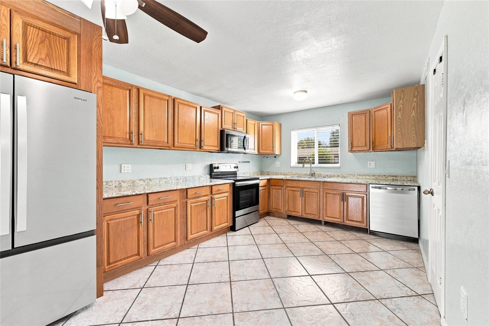 1000 Lake of the Woods Unit 105e, Fern Park, FL 32730