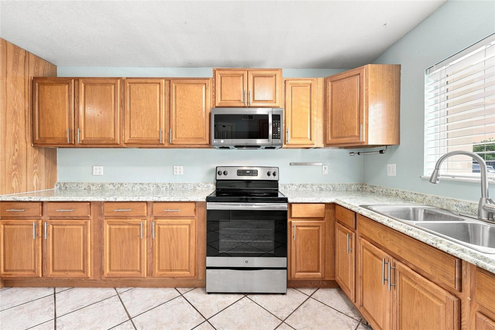 1000 Lake of the Woods Unit 105e, Fern Park, FL 32730