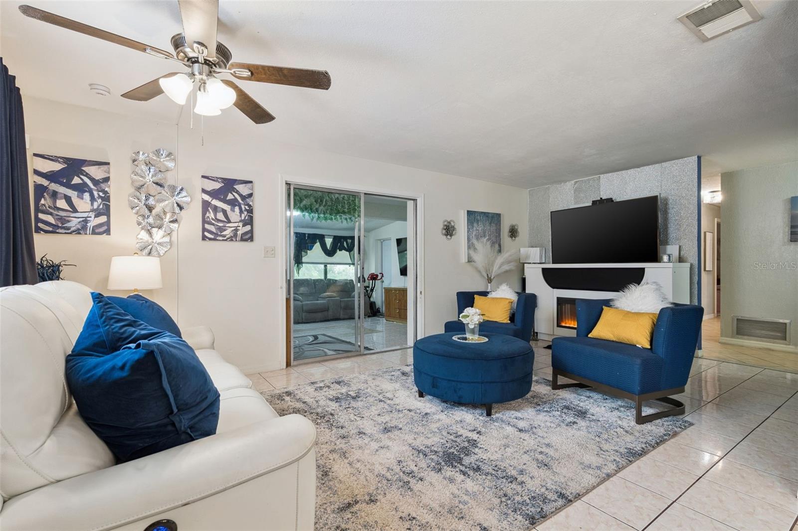 1912 Saxon, Deltona, FL 32725