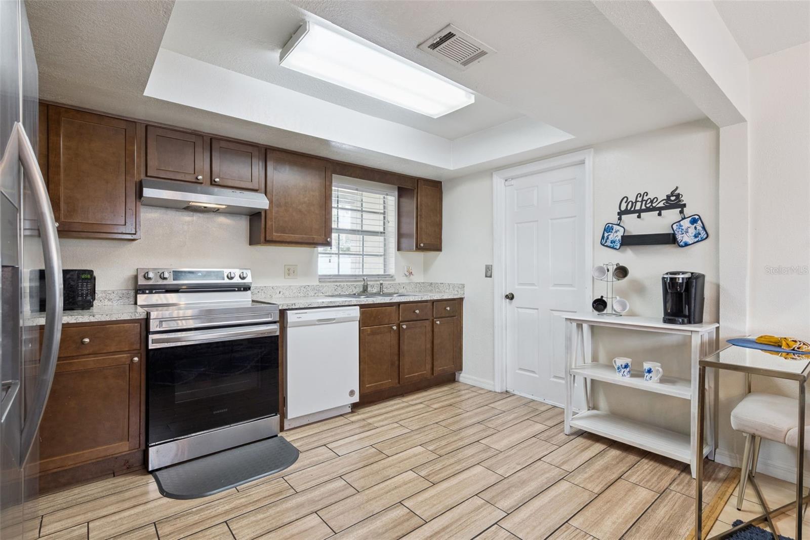 1912 Saxon, Deltona, FL 32725