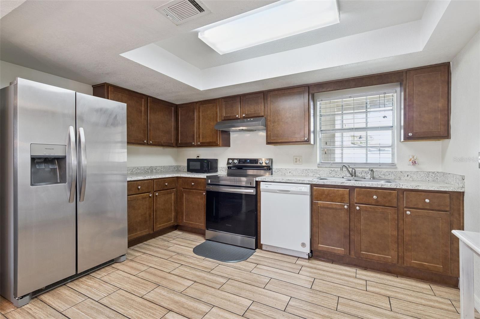 1912 Saxon, Deltona, FL 32725