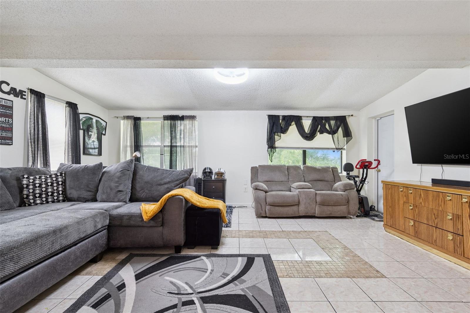 1912 Saxon, Deltona, FL 32725