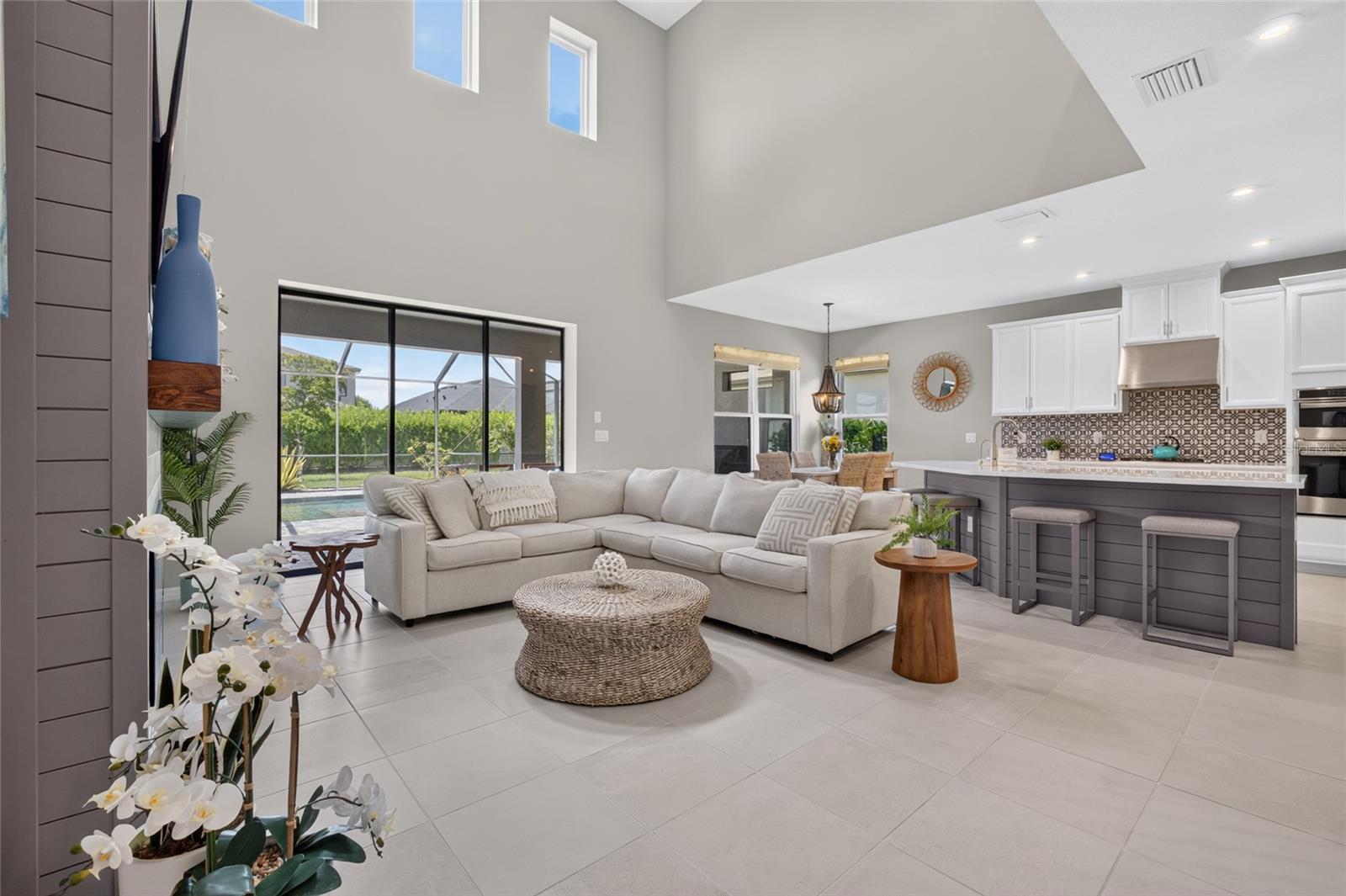 9069 Luna, Sarasota, FL 34241