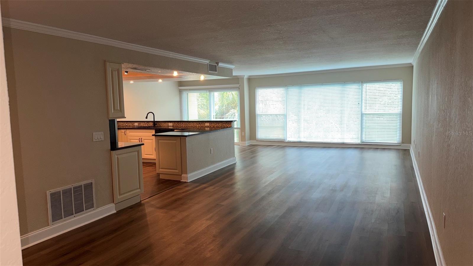 225 Country Club Unit E346, Largo, FL 33771