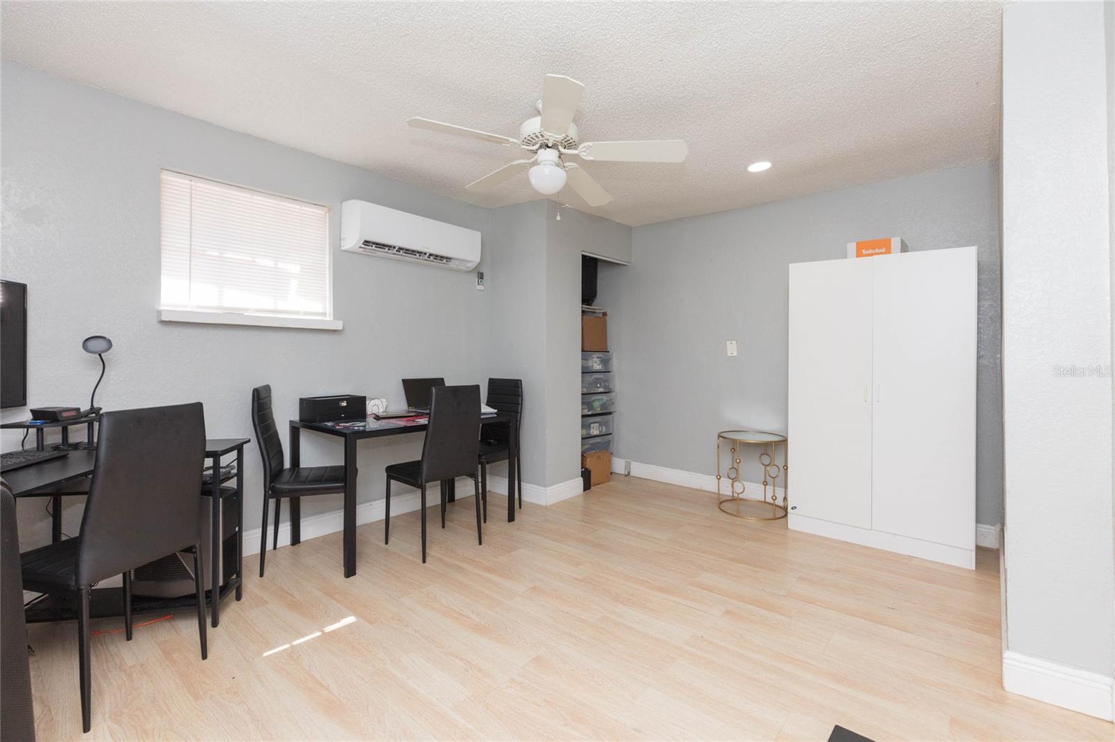 1526 Clinton, Tampa, FL 33604
