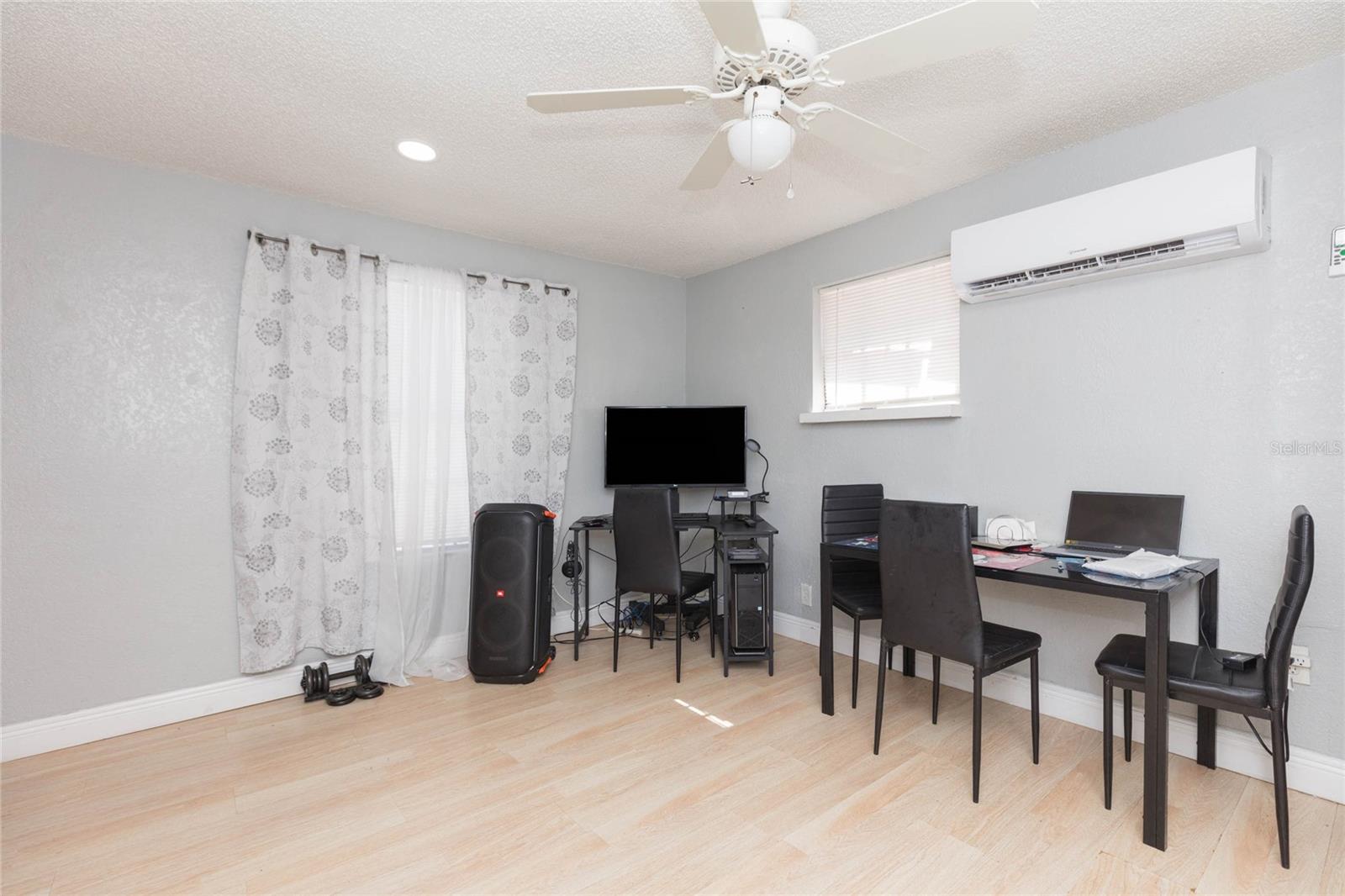 1526 Clinton, Tampa, FL 33604