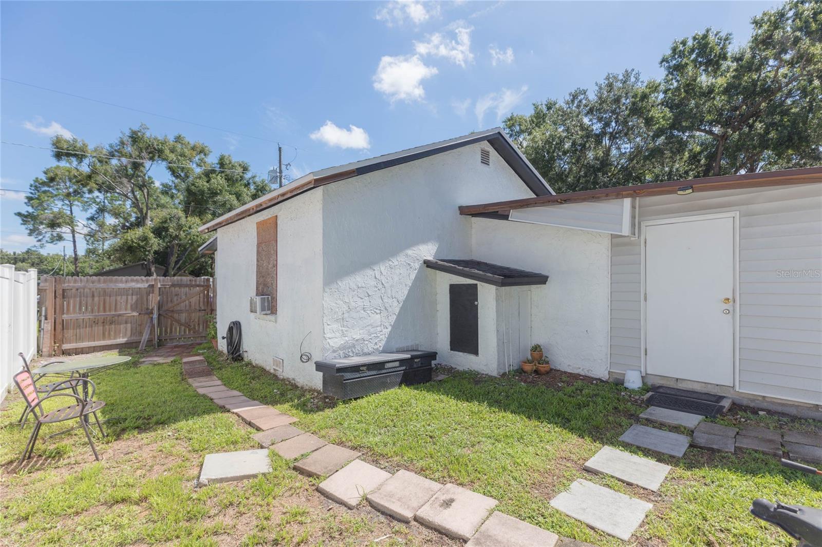 1526 Clinton, Tampa, FL 33604