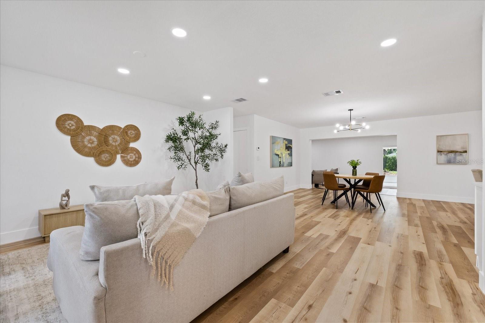 2928 Forest, Seffner, FL 33584