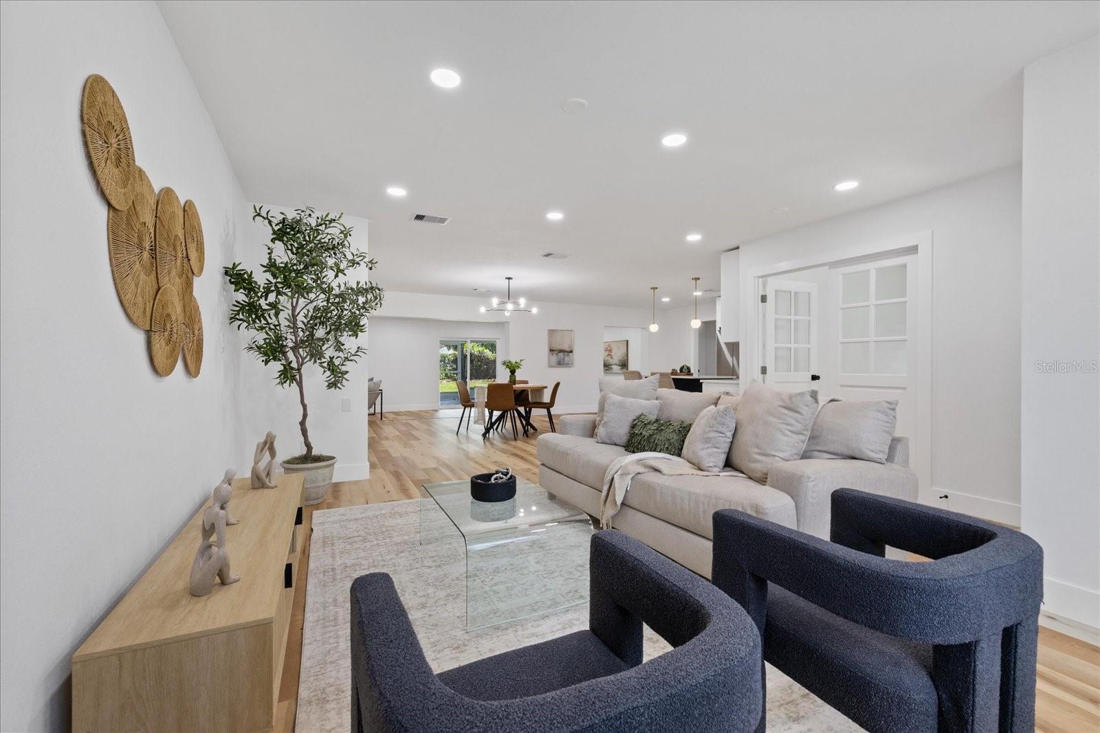 2928 Forest, Seffner, FL 33584