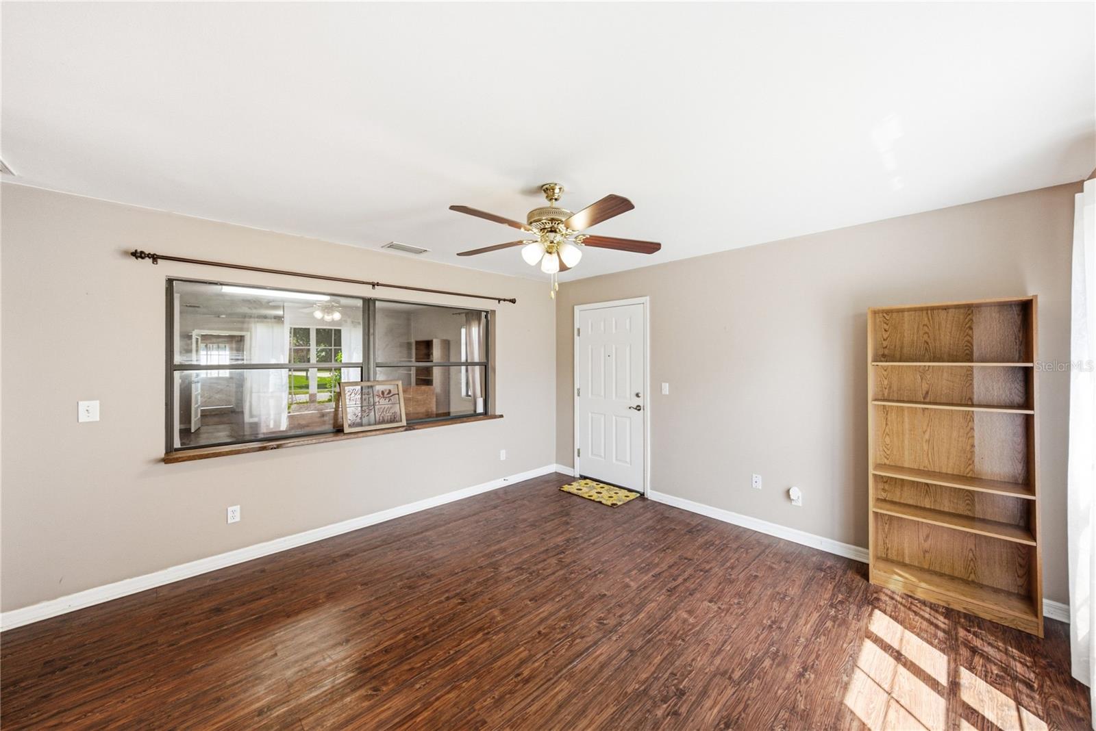 5207 10th, Zephyrhills, FL 33542