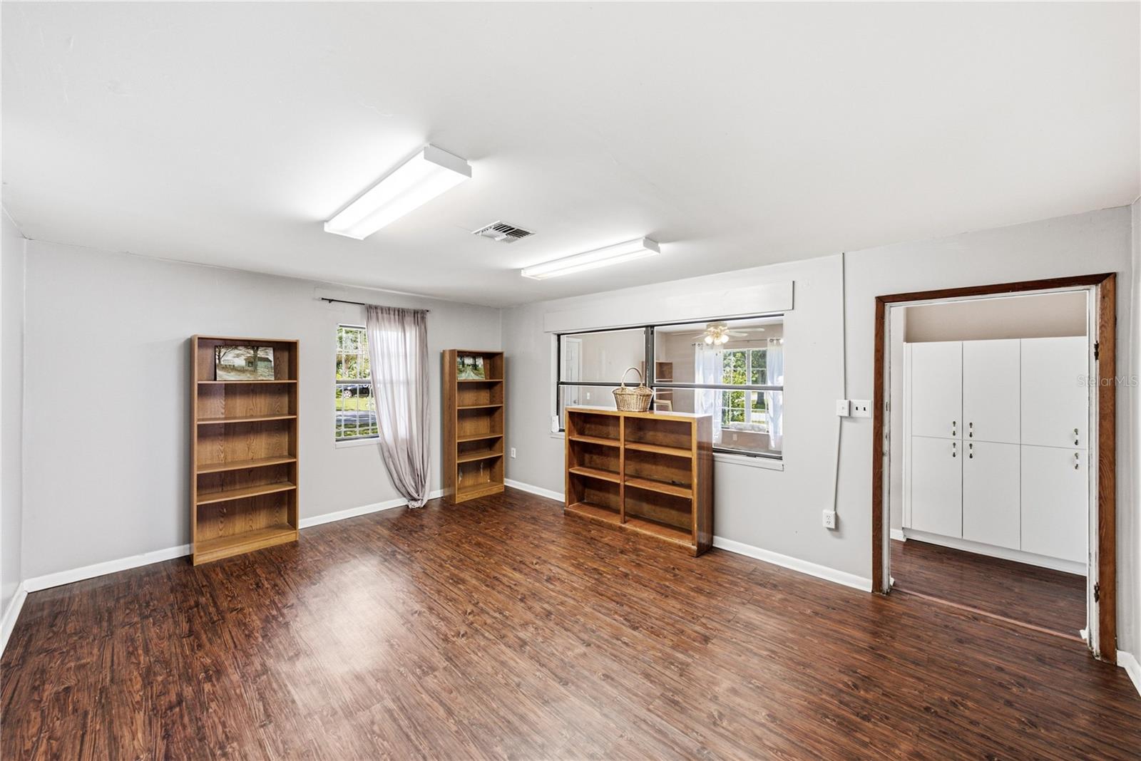 5207 10th, Zephyrhills, FL 33542