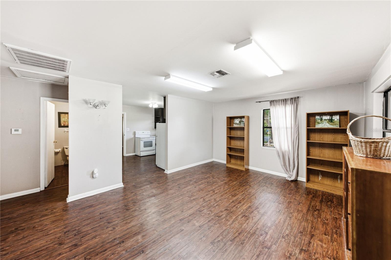 5207 10th, Zephyrhills, FL 33542
