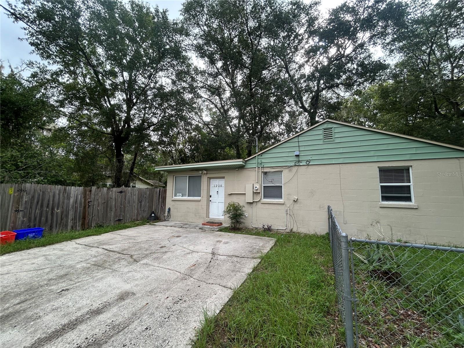 1220 31, Gainesville, FL 32609