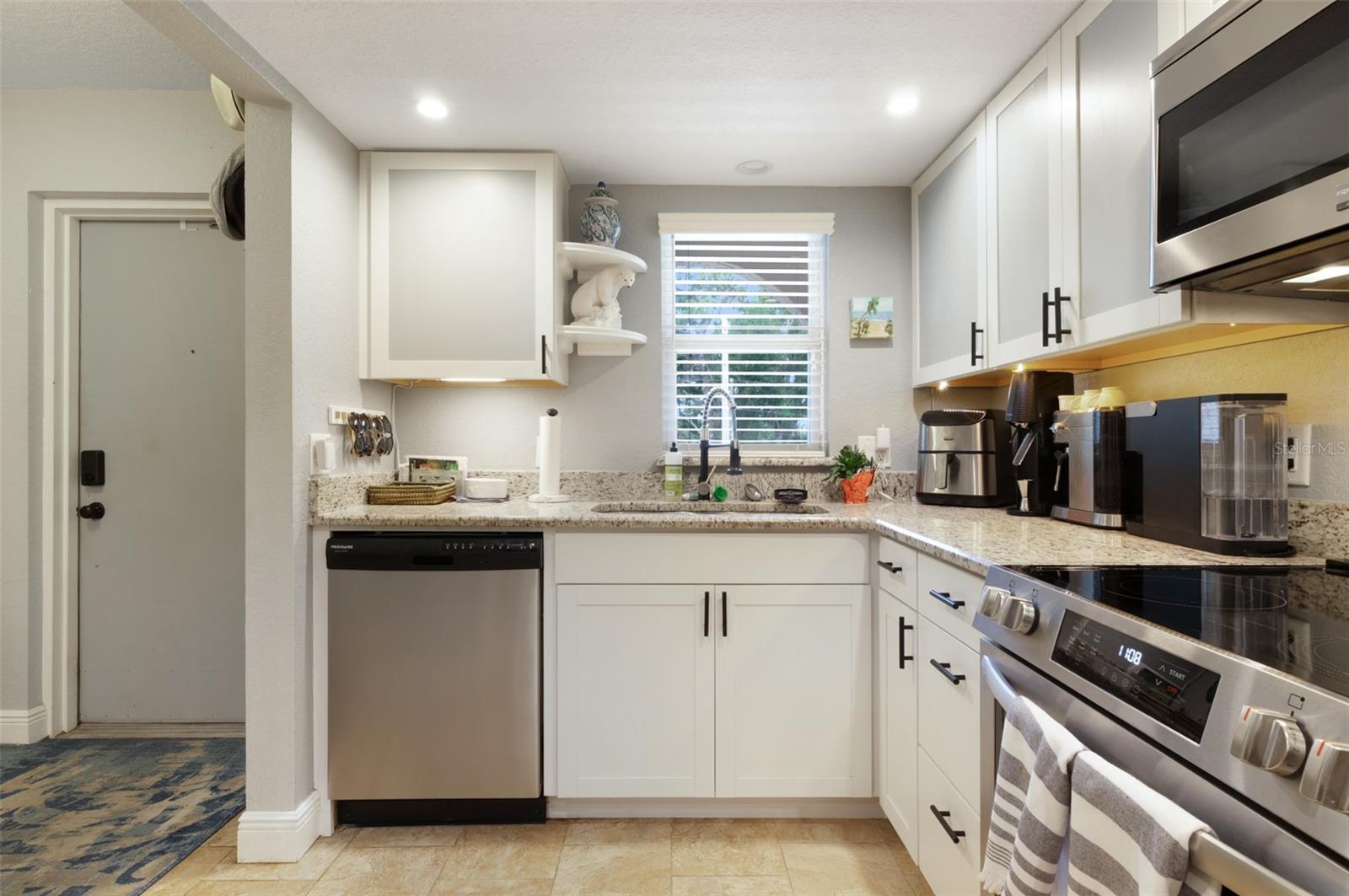 9700 Starkey Unit 325, Seminole, FL 33777