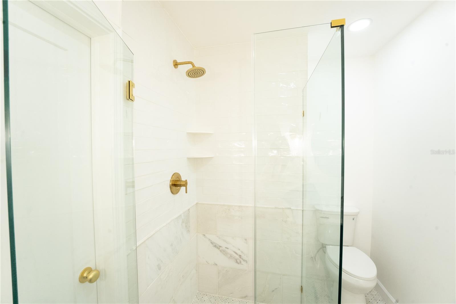 2090 76th, St Petersburg, FL 33710