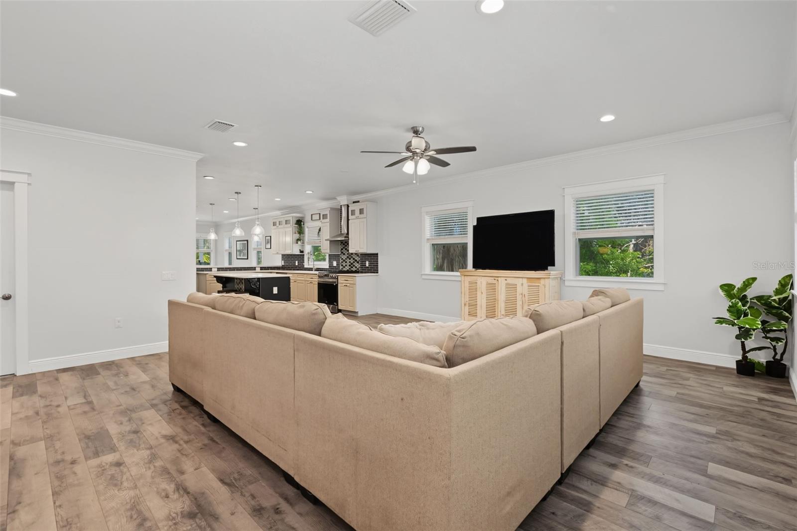 170 Spruce, Tarpon Springs, FL 34689