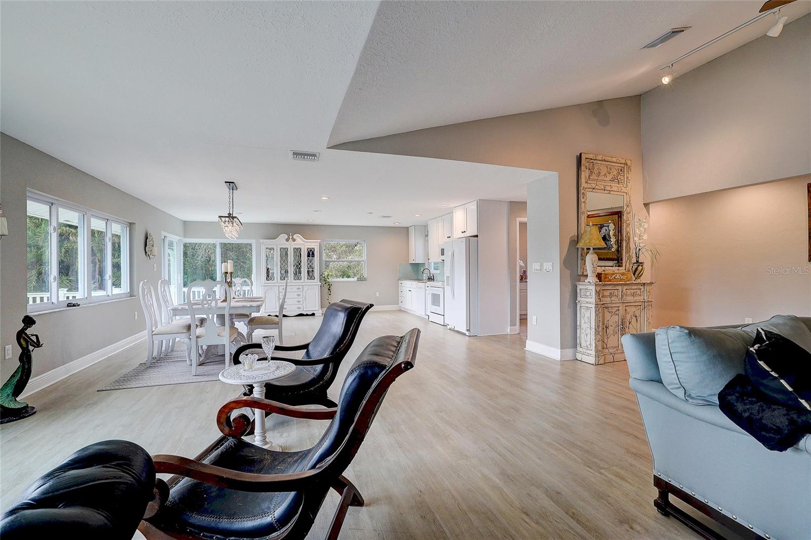 3214 Seclusion, Sarasota, FL 34239