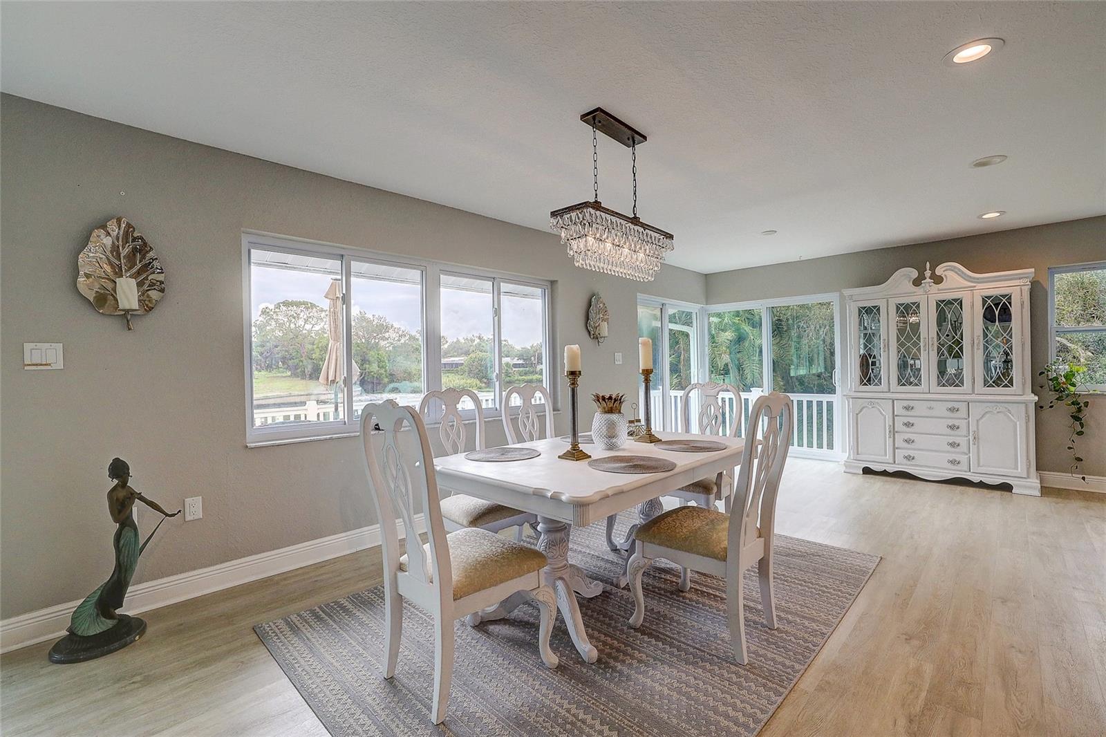 3214 Seclusion, Sarasota, FL 34239