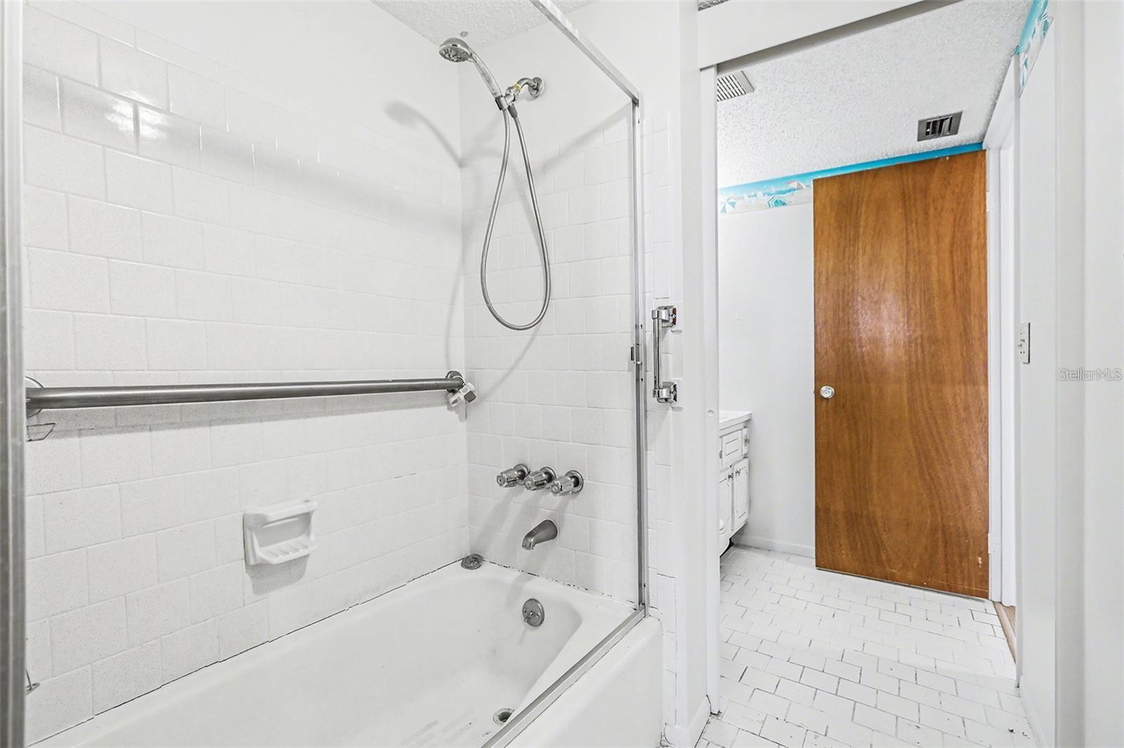 3723 Lake Bayshore Unit H206, Bradenton, FL 34205