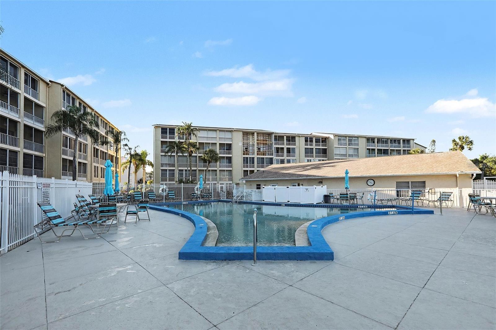 3723 Lake Bayshore Unit H206, Bradenton, FL 34205