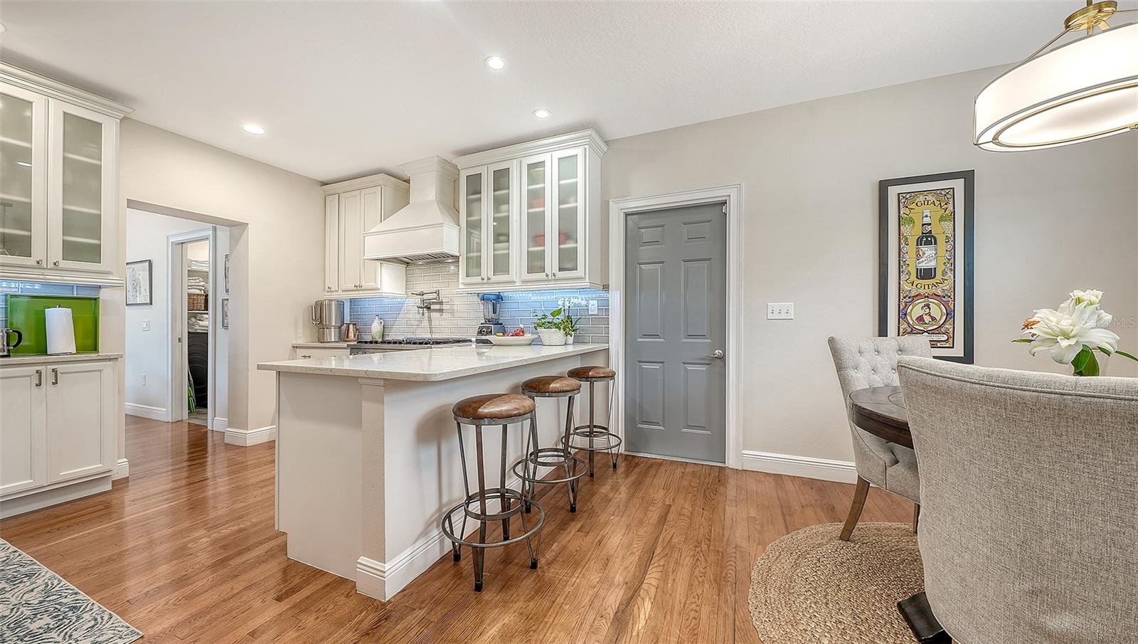 1685 6th, Sarasota, FL 34236
