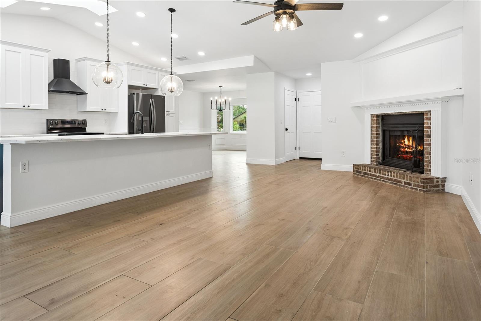 1046 Sylvia, Tampa, FL 33613