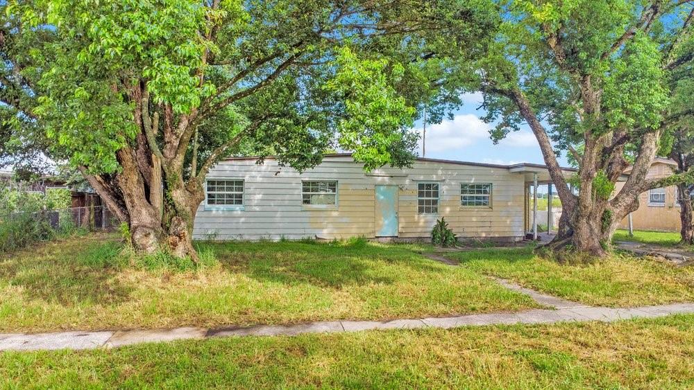 1502 Egan, Orlando, FL 32822