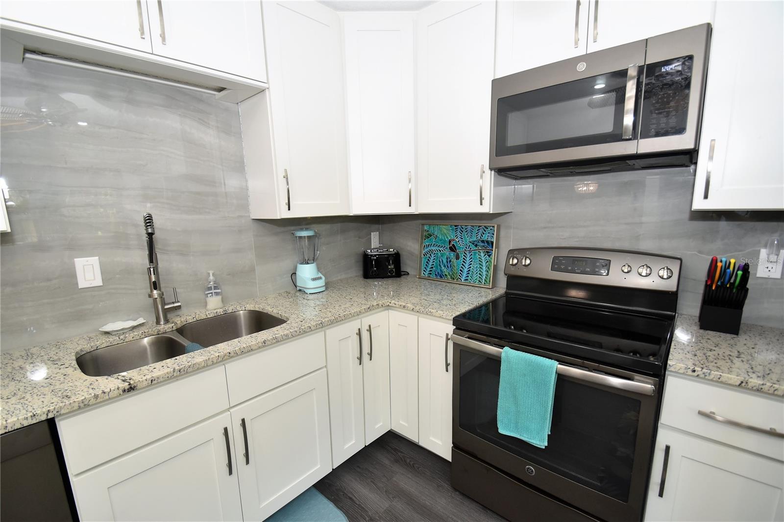 1647 Brookhouse Unit Br146, Sarasota, FL 34231