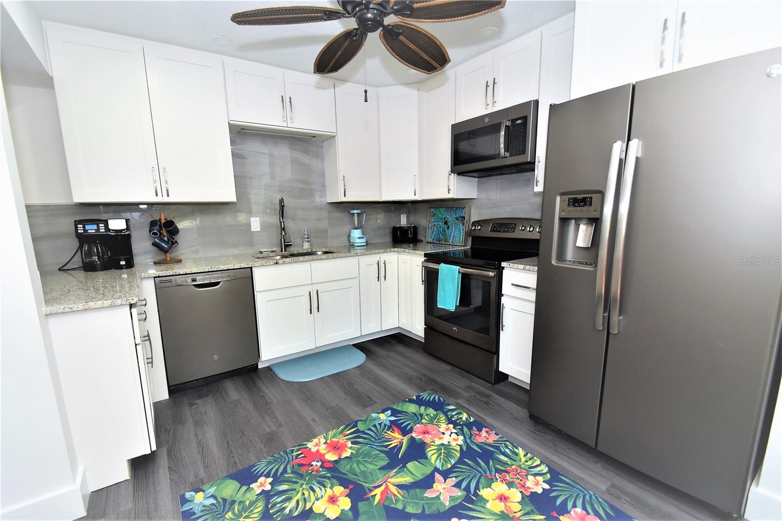 1647 Brookhouse Unit Br146, Sarasota, FL 34231