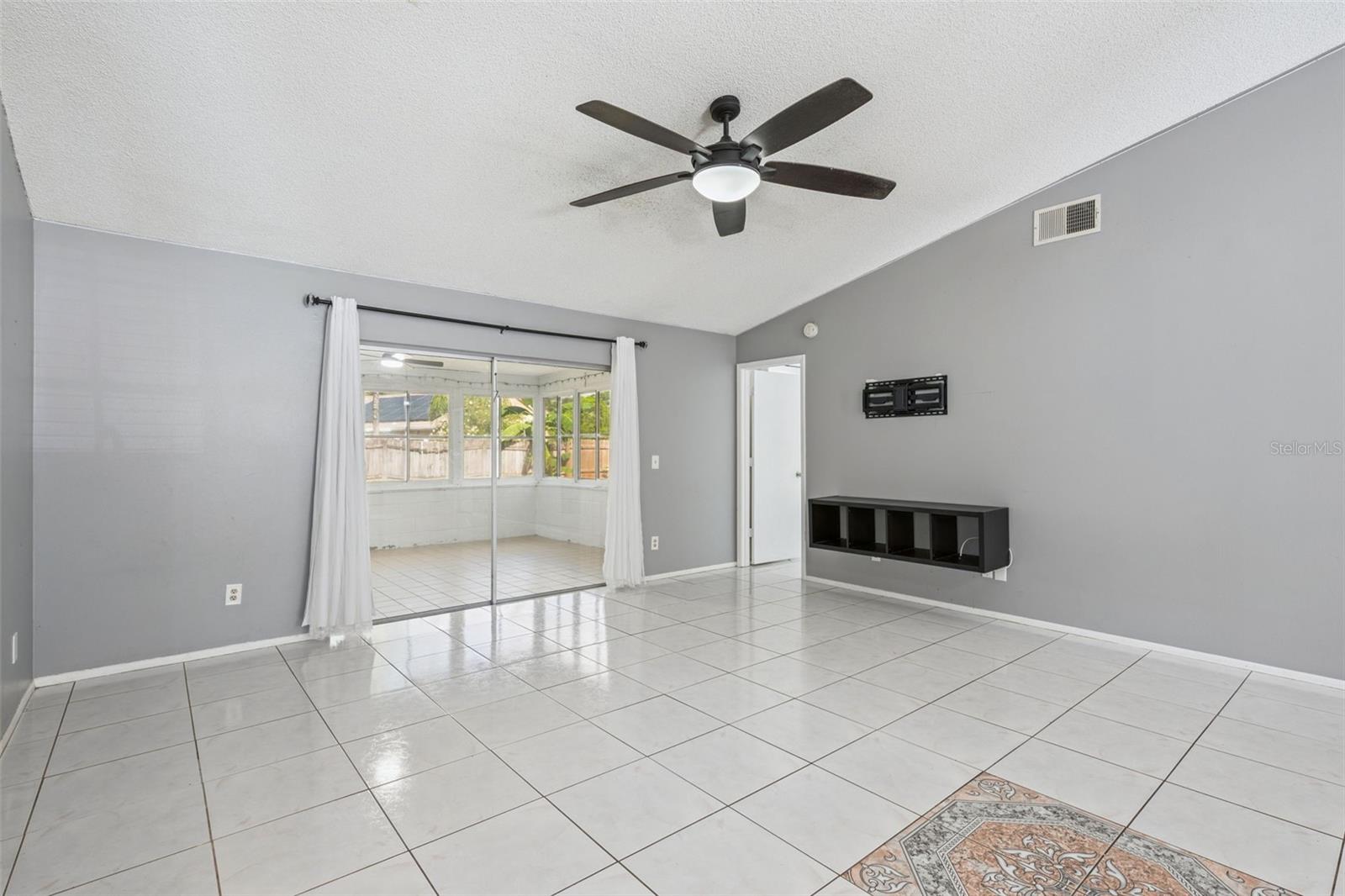 2136 Opal, Orlando, FL 32822