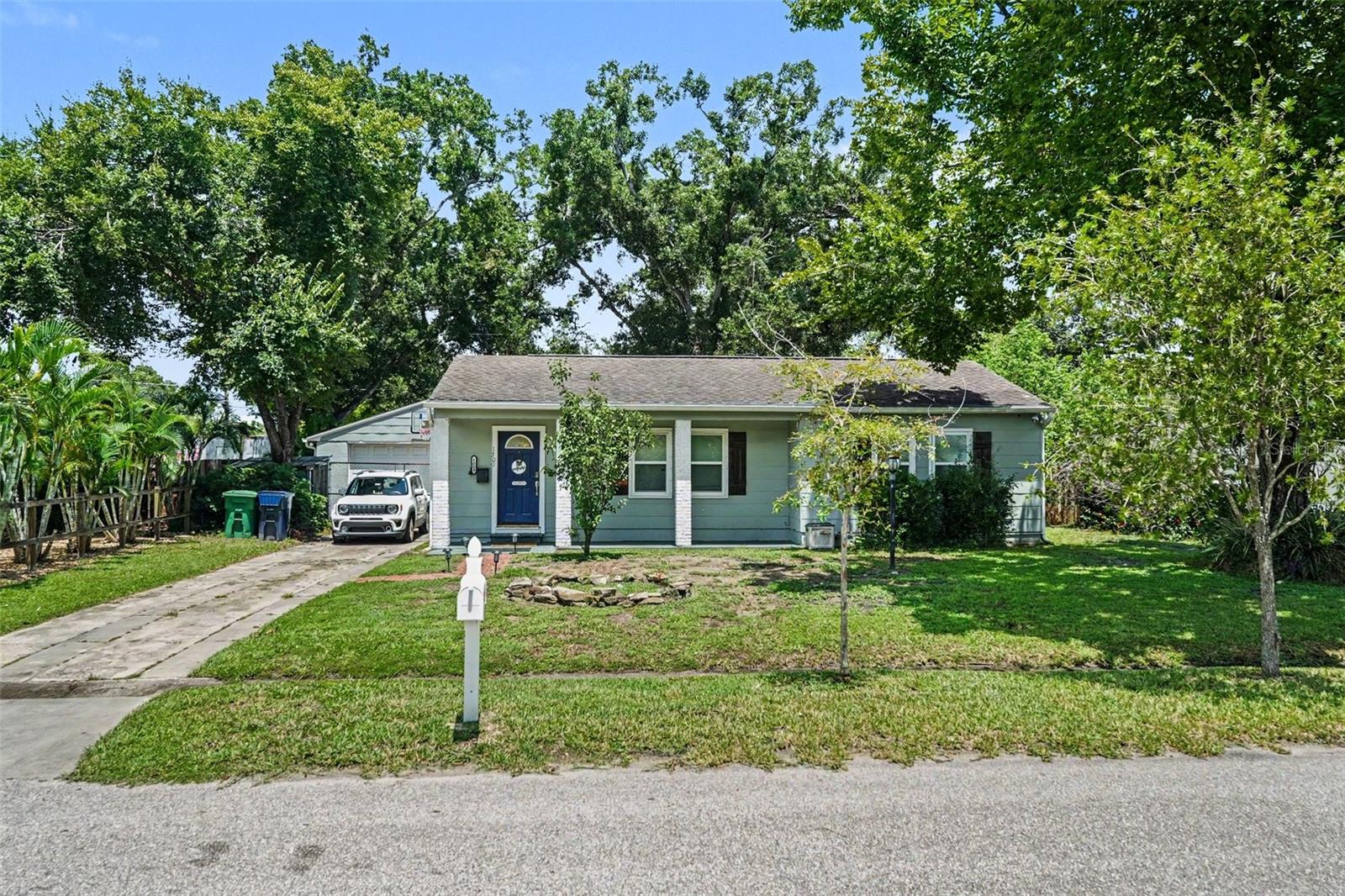 1509 Barr, Tampa, FL 33603