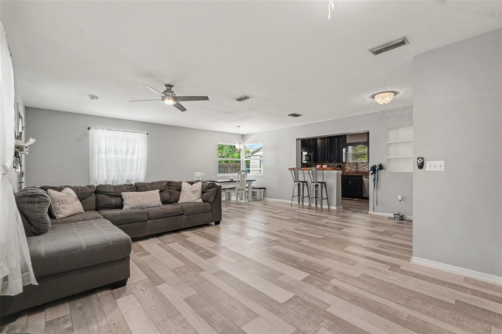 1509 Barr, Tampa, FL 33603
