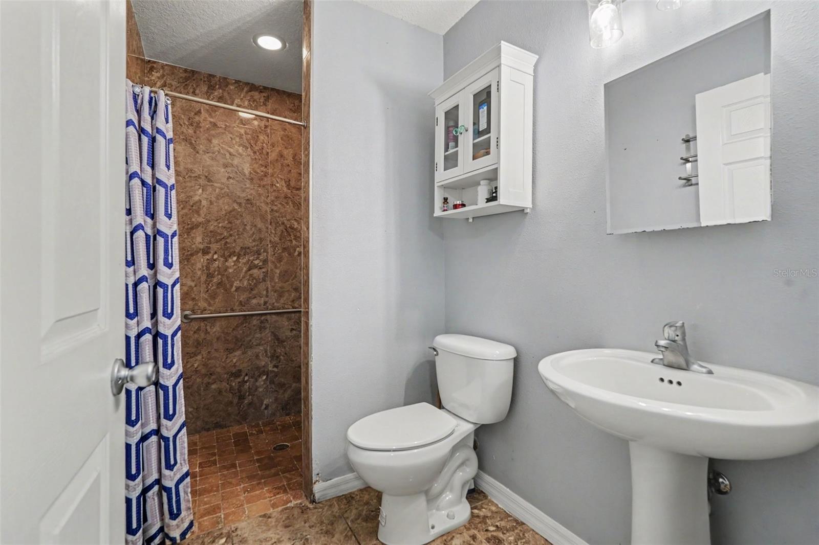1509 Barr, Tampa, FL 33603