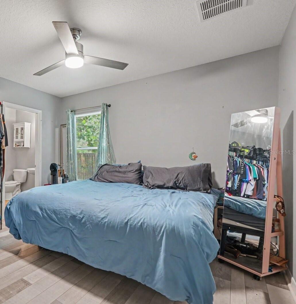 1509 Barr, Tampa, FL 33603