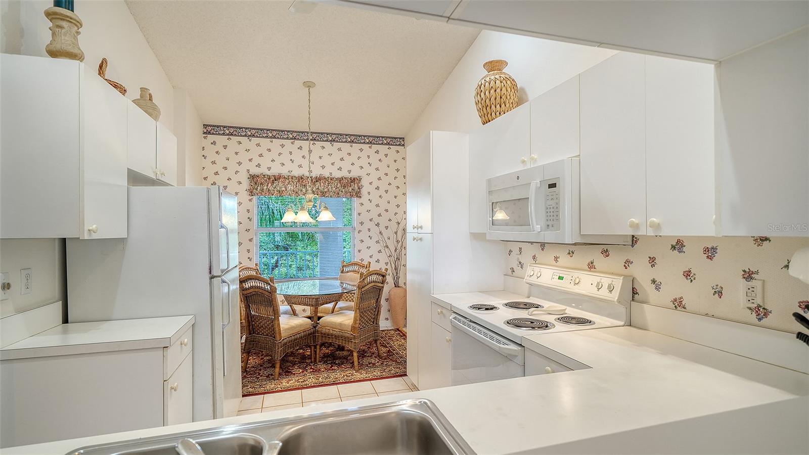 9330 Clubside Unit 3306, Sarasota, FL 34238