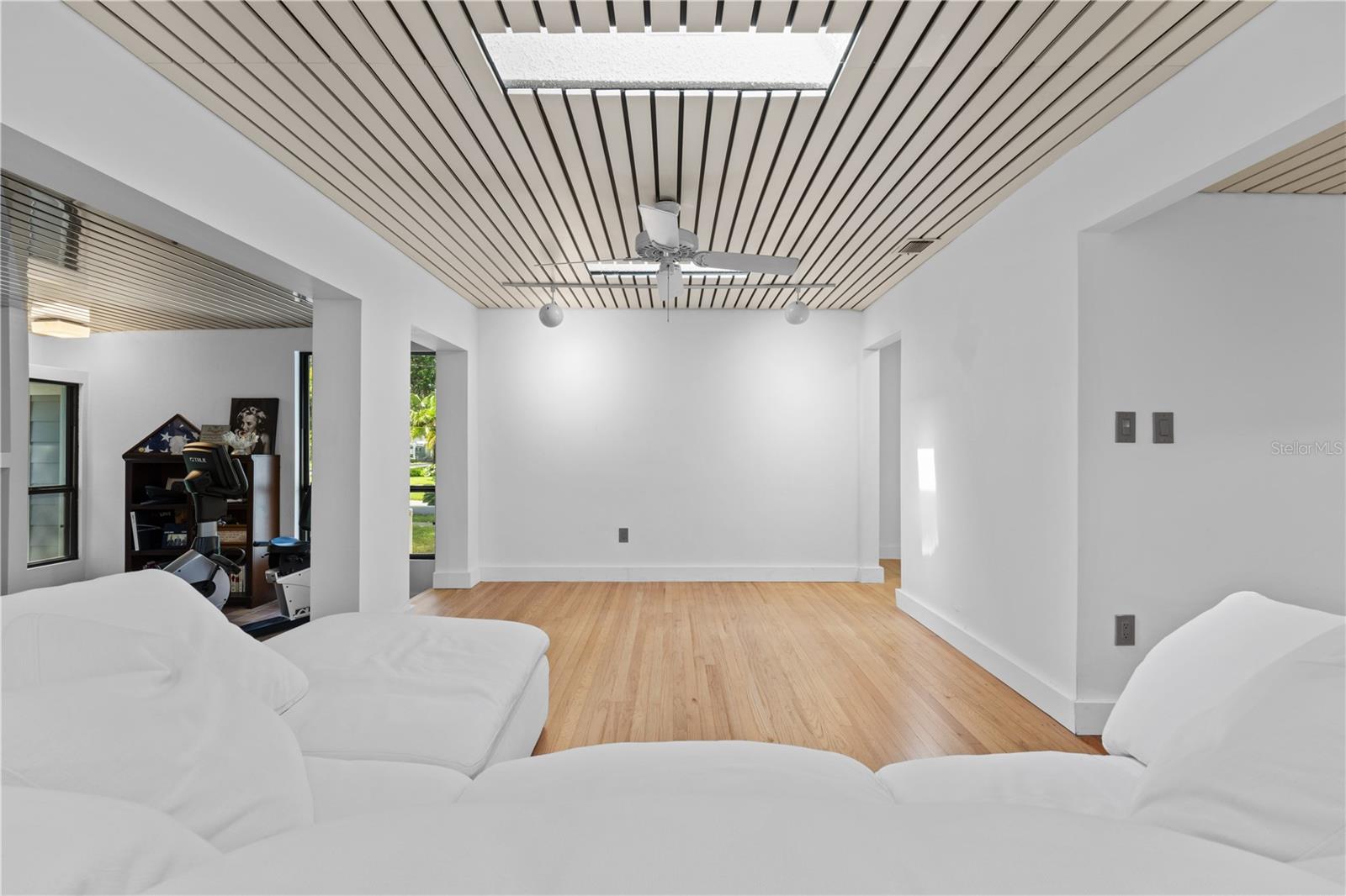 932 Hyer, Orlando, FL 32803