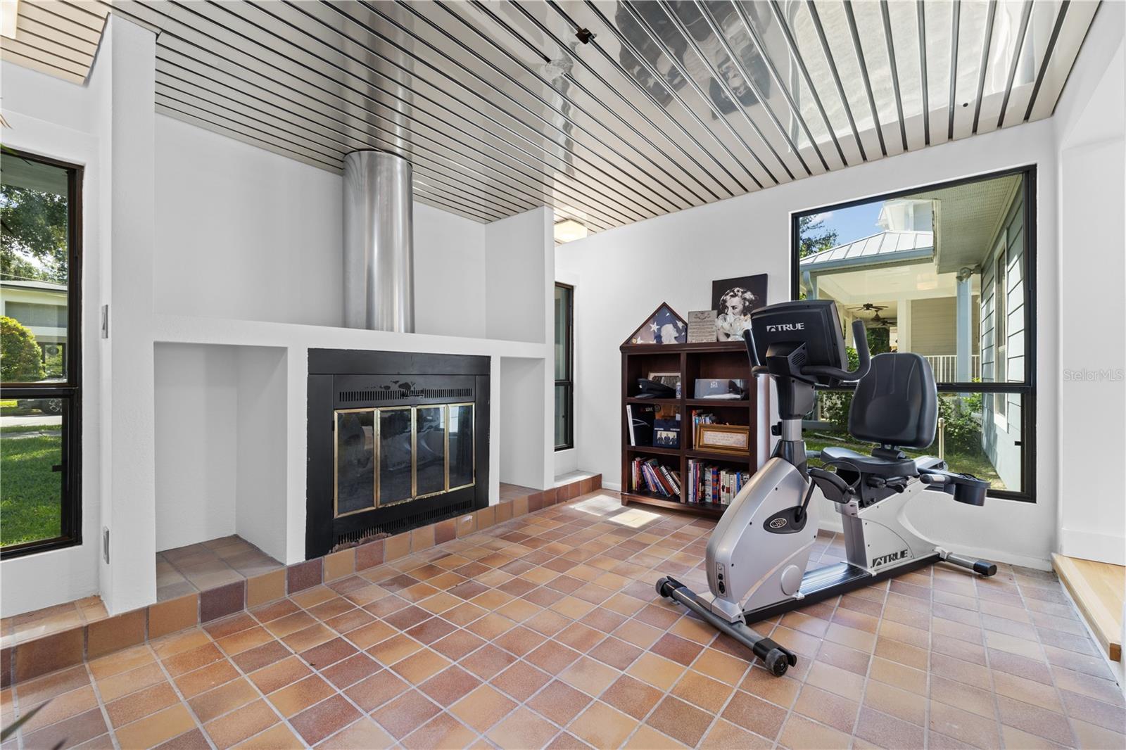 932 Hyer, Orlando, FL 32803