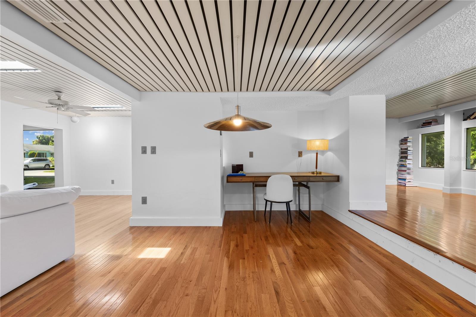 932 Hyer, Orlando, FL 32803
