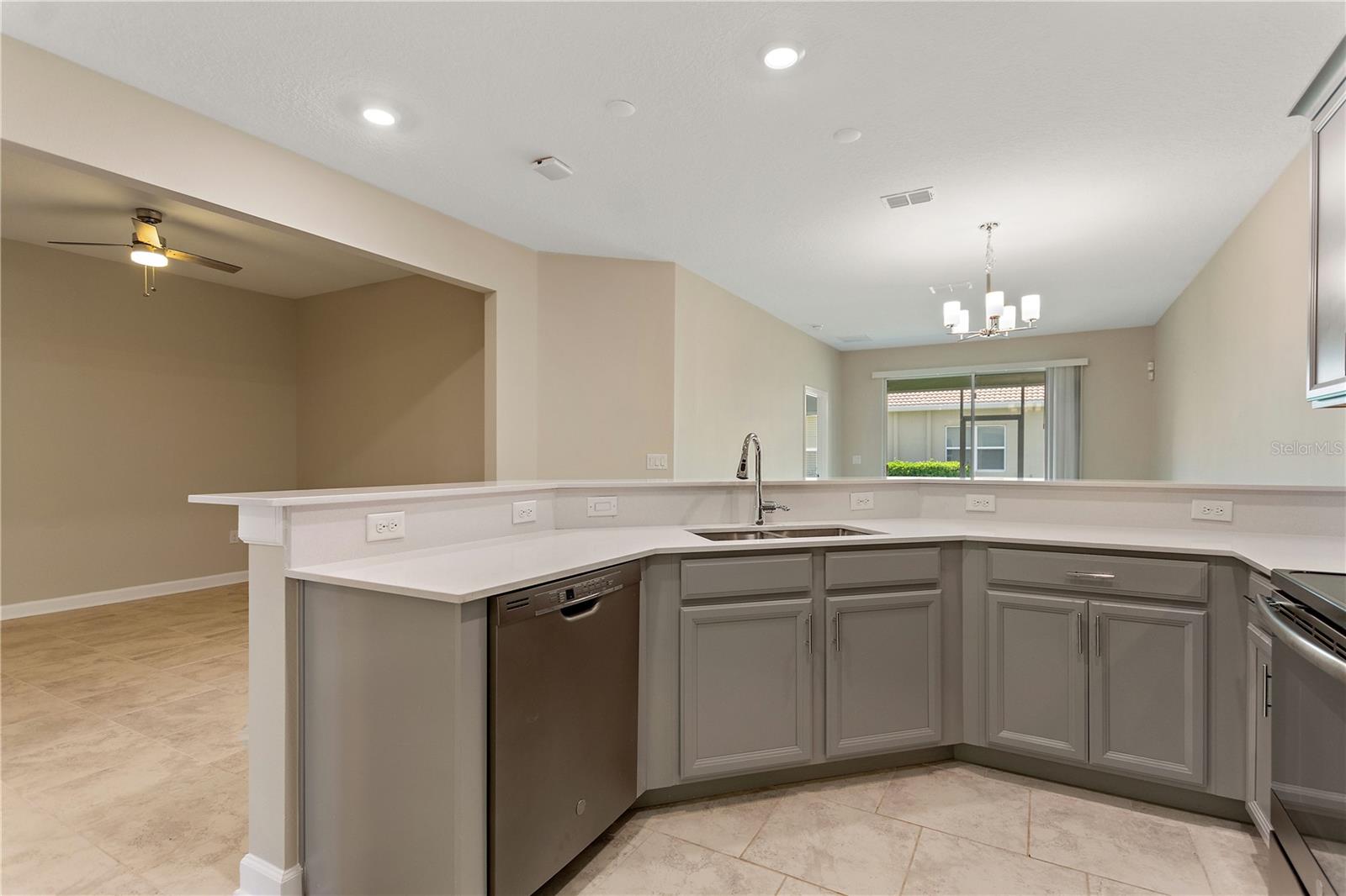 1064 Blackwolf Run, Davenport, FL 33896
