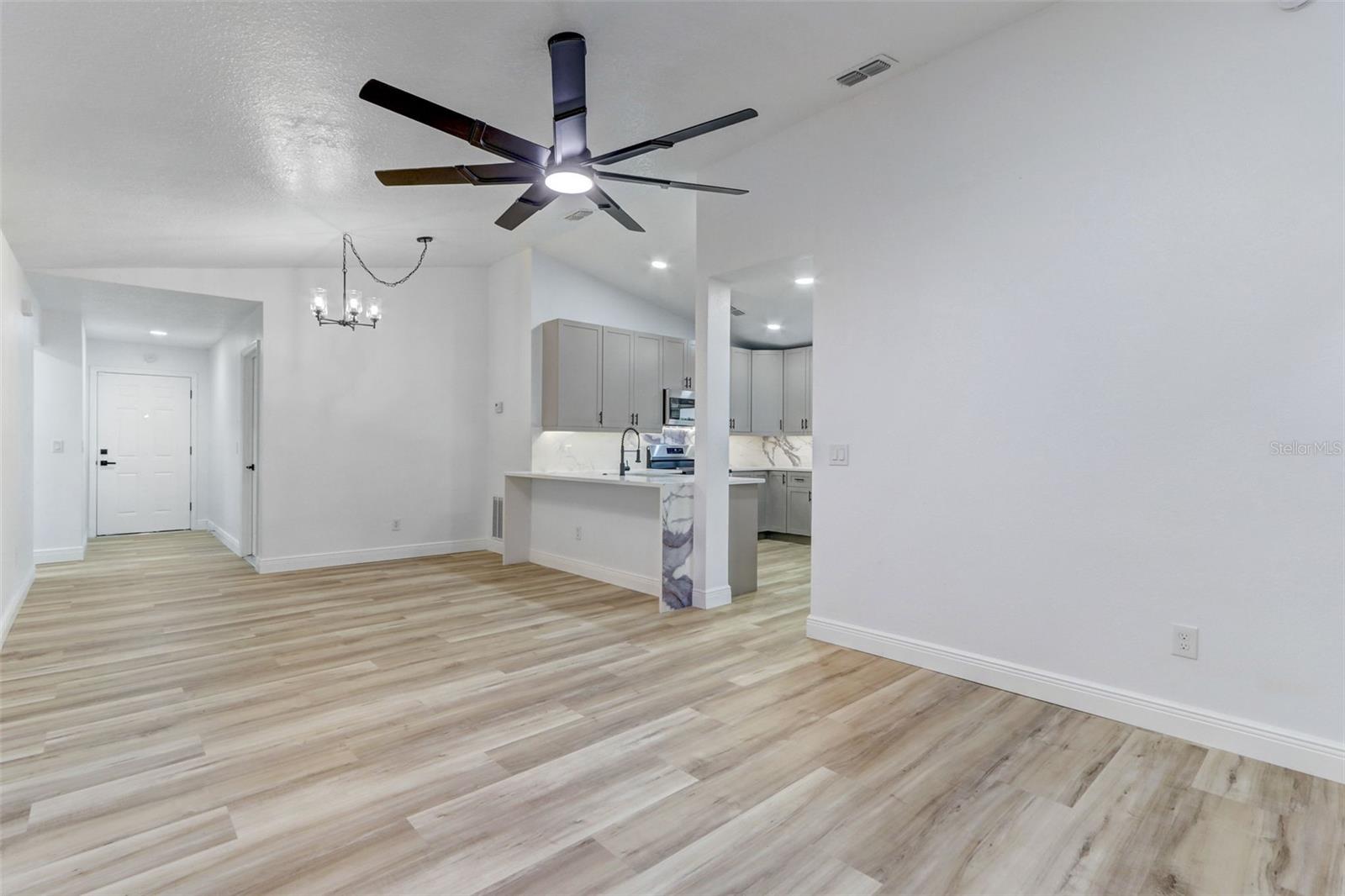 7711 Lakeside Woods, Orlando, FL 32810