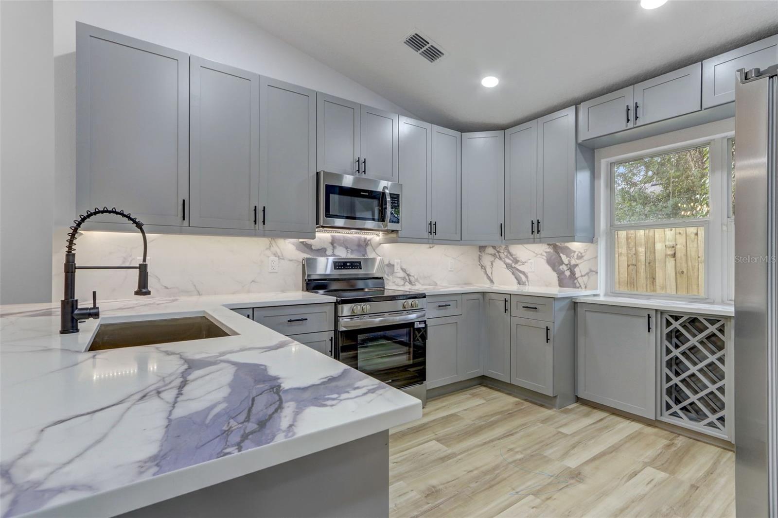 7711 Lakeside Woods, Orlando, FL 32810