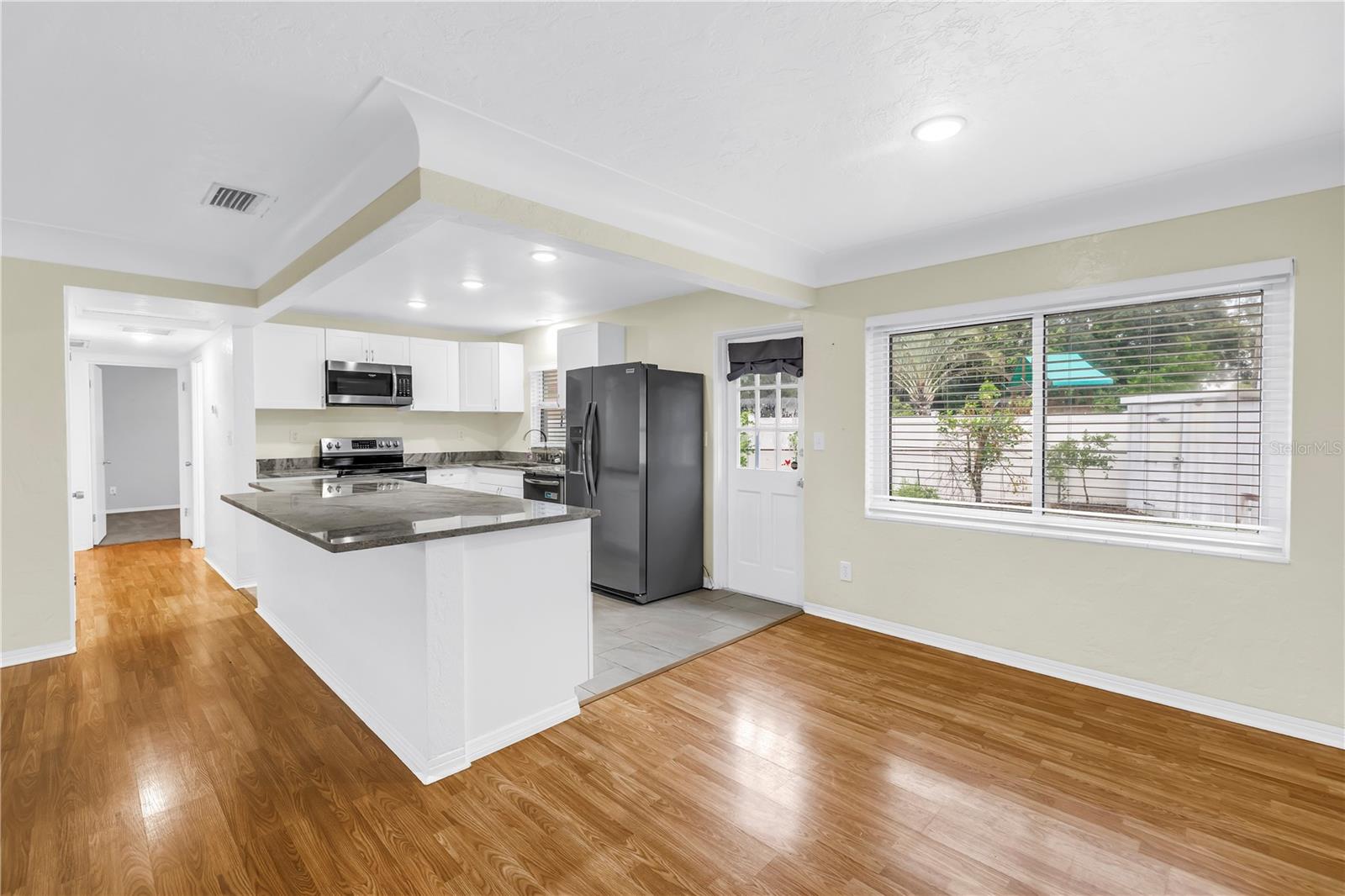 6195 28th, St Petersburg, FL 33710
