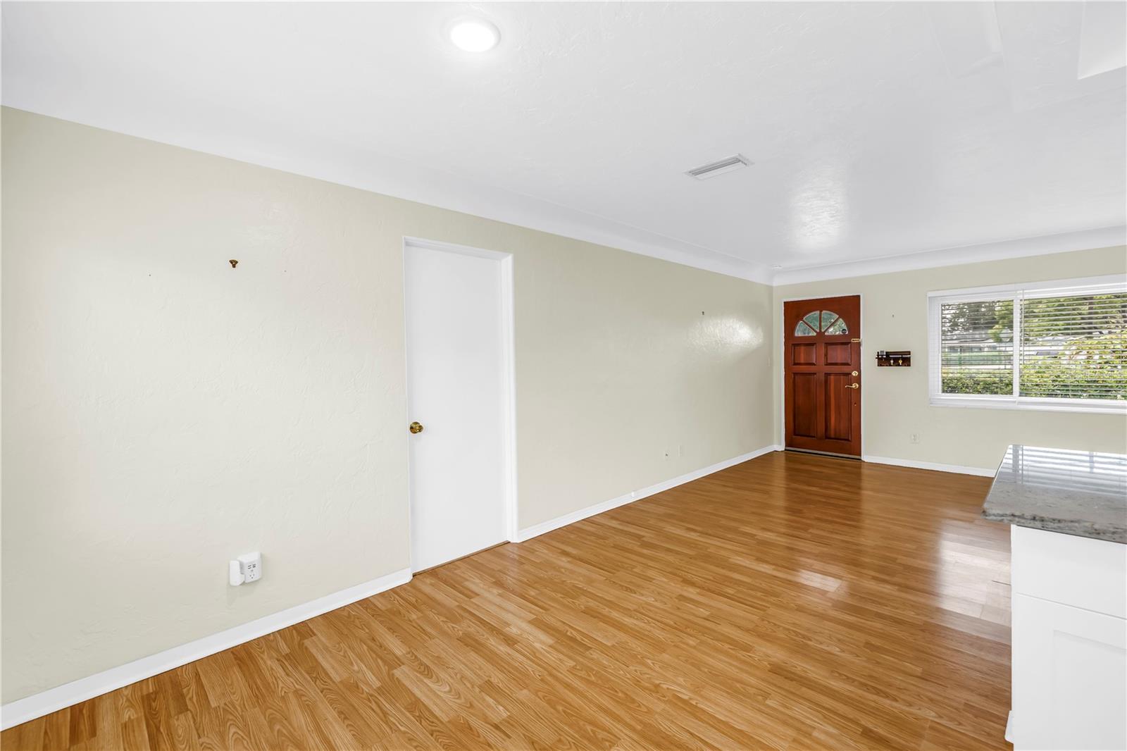 6195 28th, St Petersburg, FL 33710