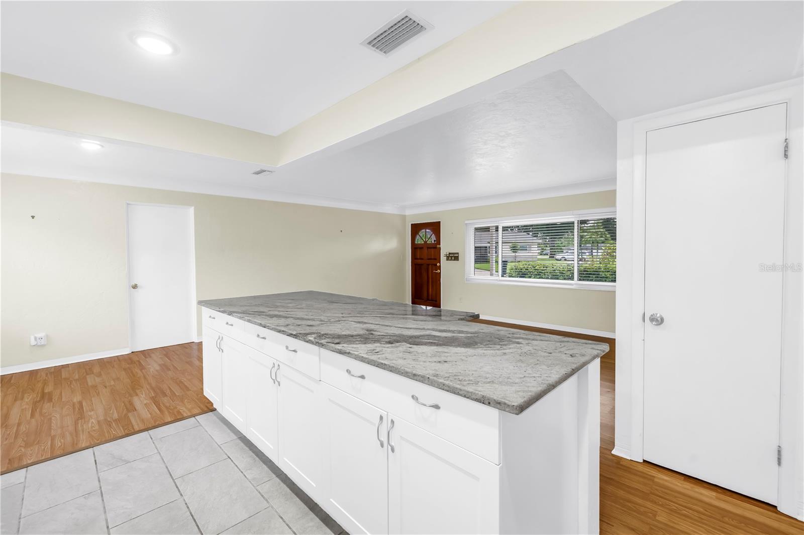 6195 28th, St Petersburg, FL 33710