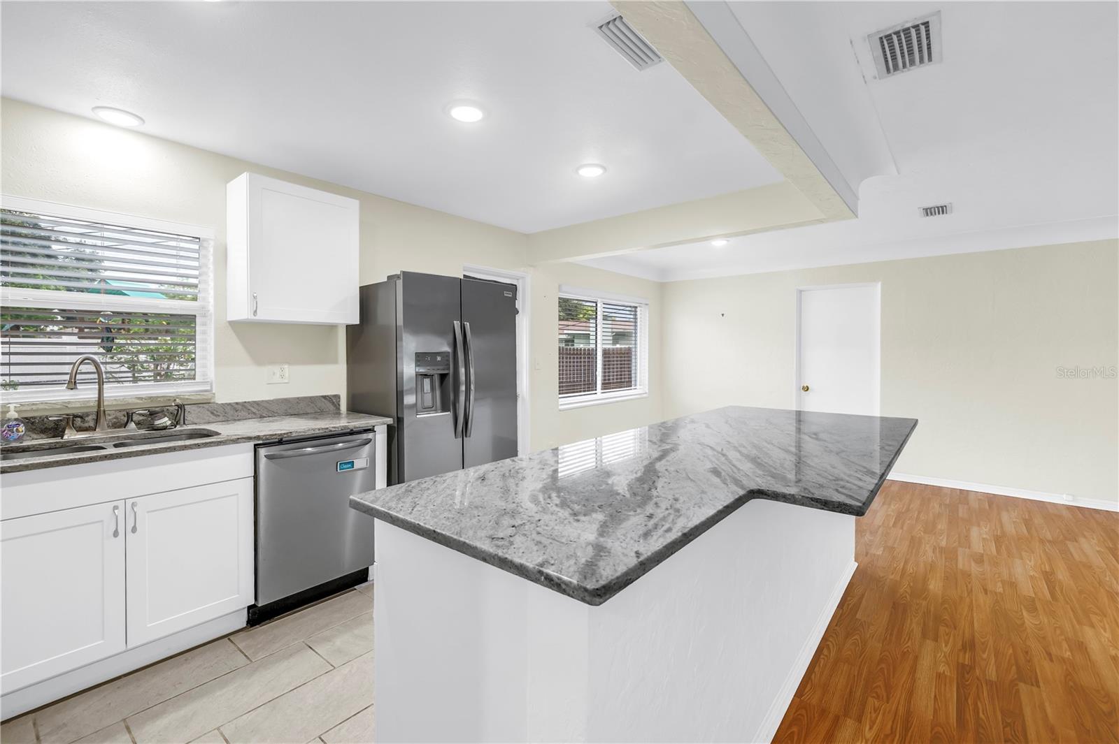 6195 28th, St Petersburg, FL 33710