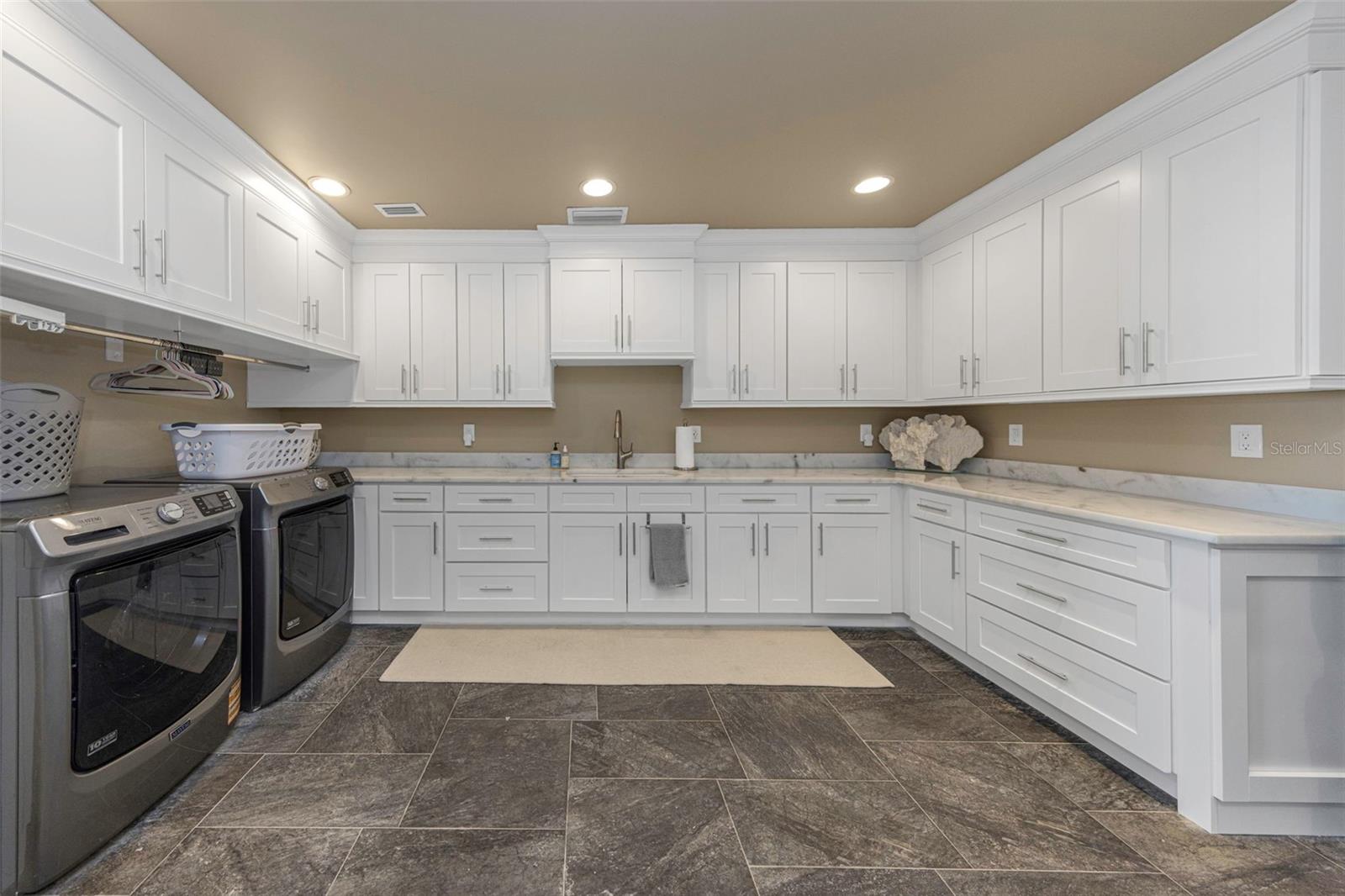 1744 Santa Barbara, Dunedin, FL 34698