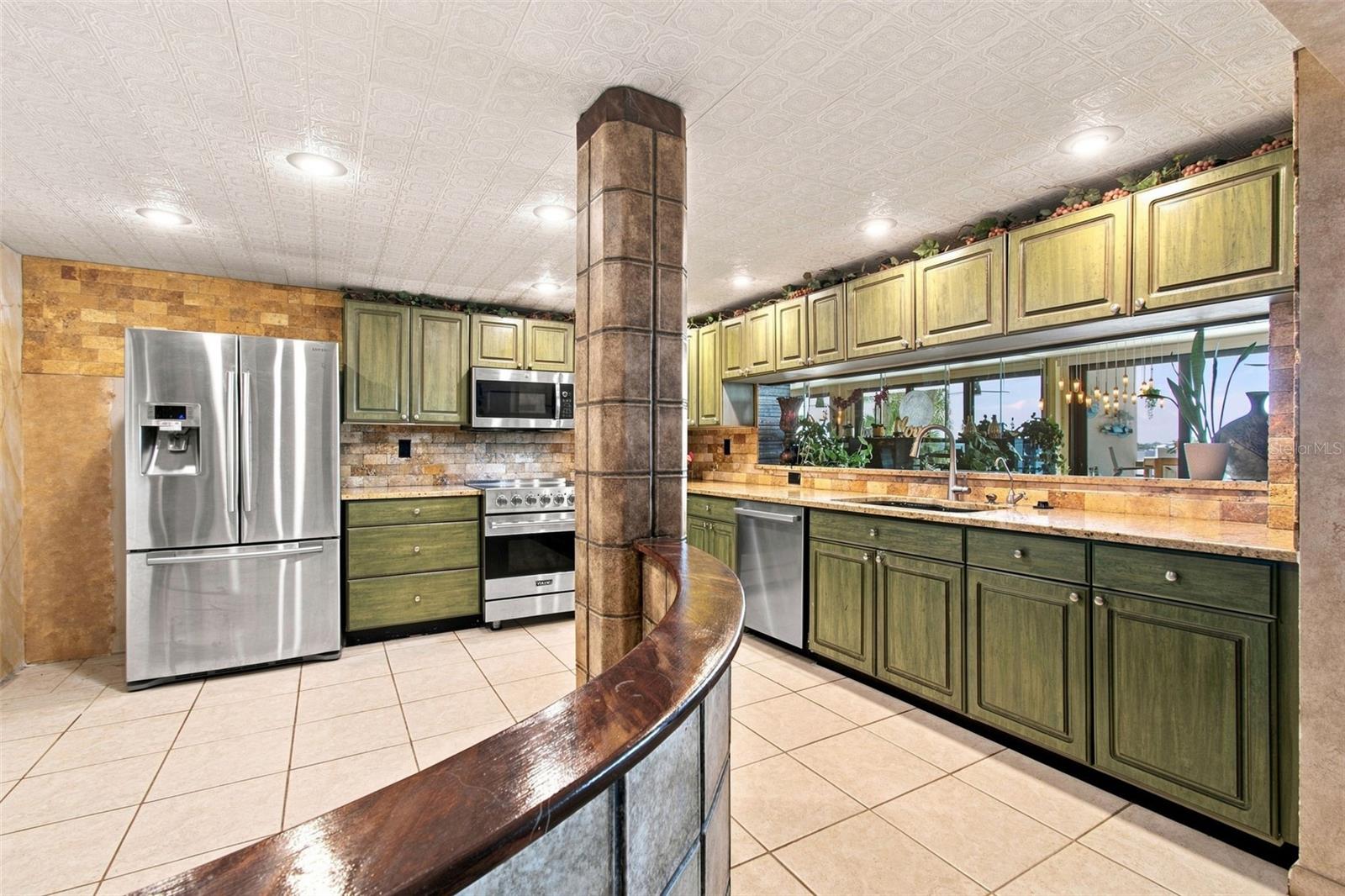 5700 Mariner Unit 204w, Tampa, FL 33609