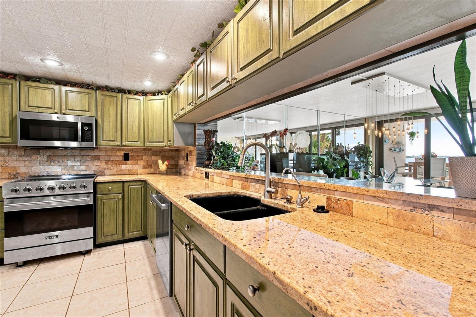 5700 Mariner Unit 204w, Tampa, FL 33609